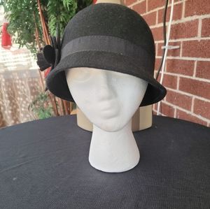 Bucket felt hat *gently used*